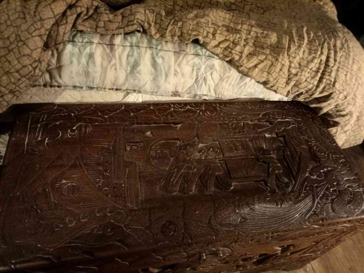 19 centrery Chinese antique hand carved chompras wooden ches - Calhoun City, Mississippi - FleaMarketBay