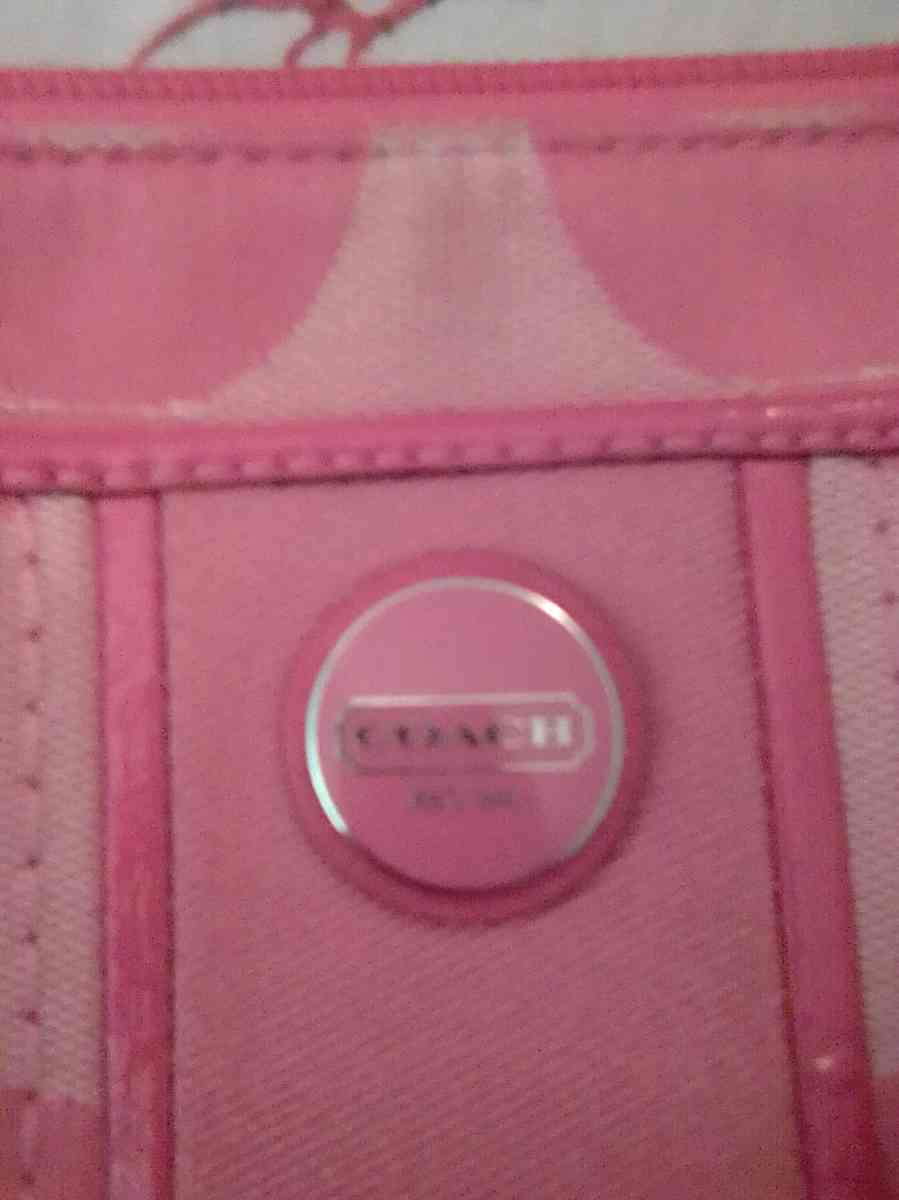 coach pink bag - Cleveland, Ohio - FleaMarketBay