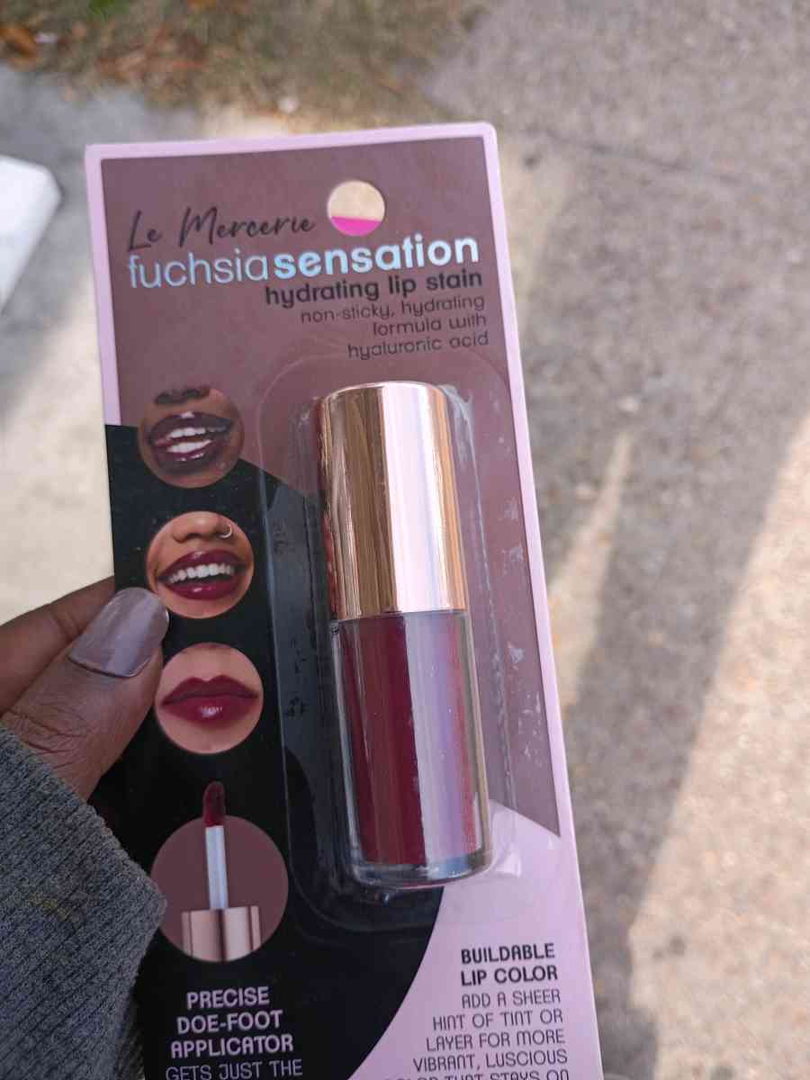 lip gloss - Newport News, Virginia - FleaMarketBay