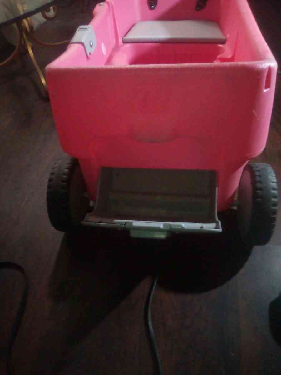 plastic pink wagon - Coatesville, Pennsylvania - FleaMarketBay