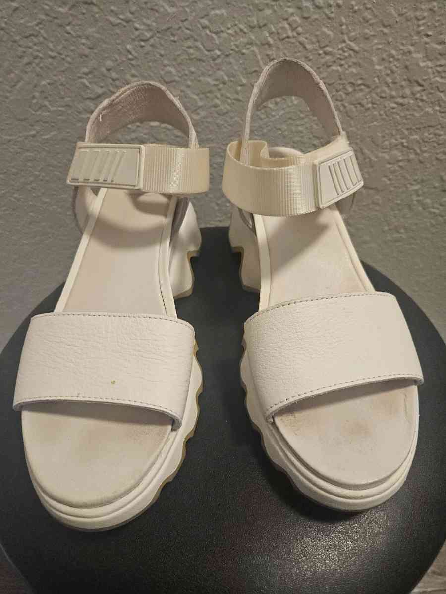 Sorel Kinetic Impact High Sandals - Tulsa, Oklahoma - FleaMarketBay