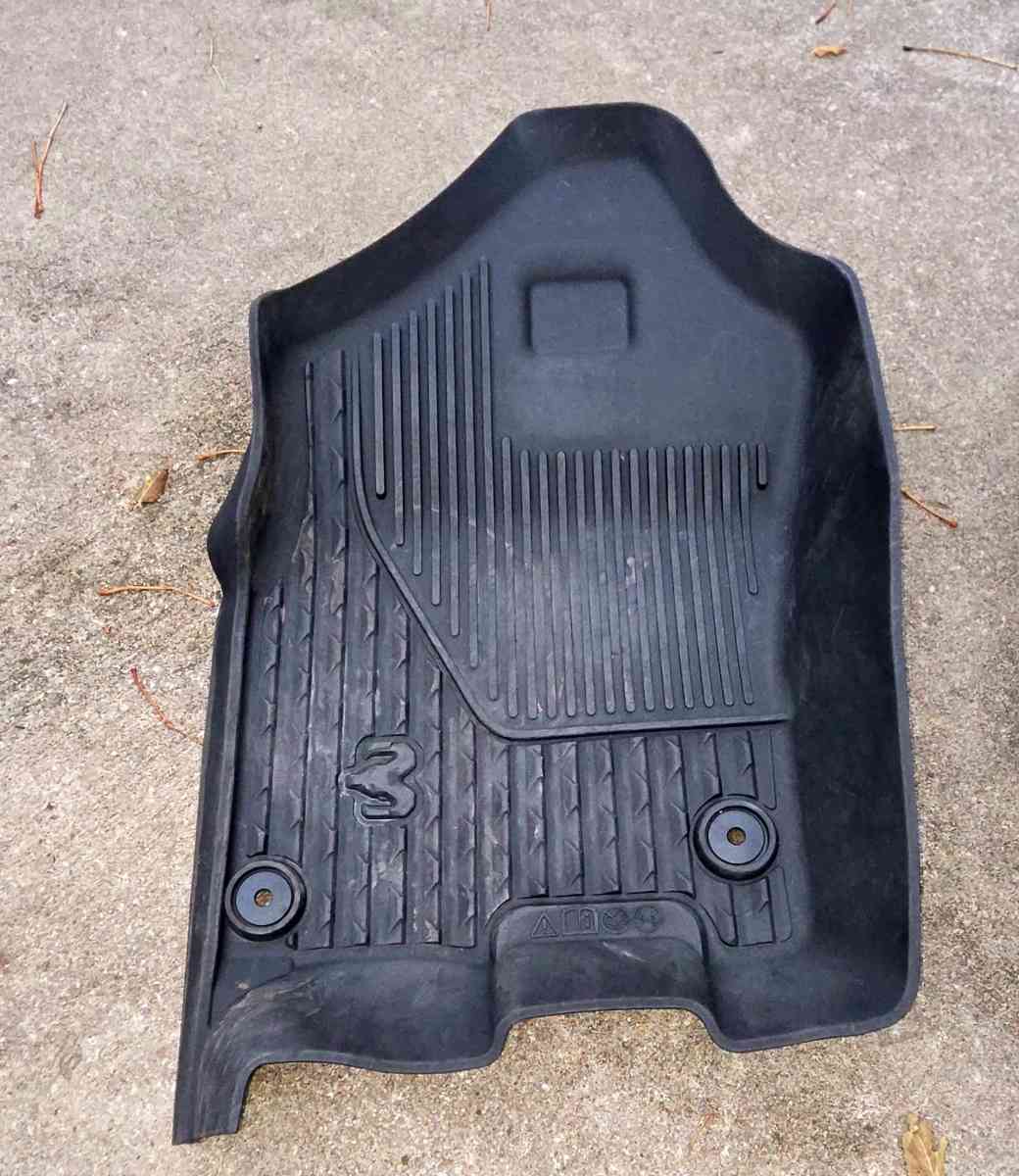 Ram 1500 Floor Mats - Wichita, Kansas - FleaMarketBay