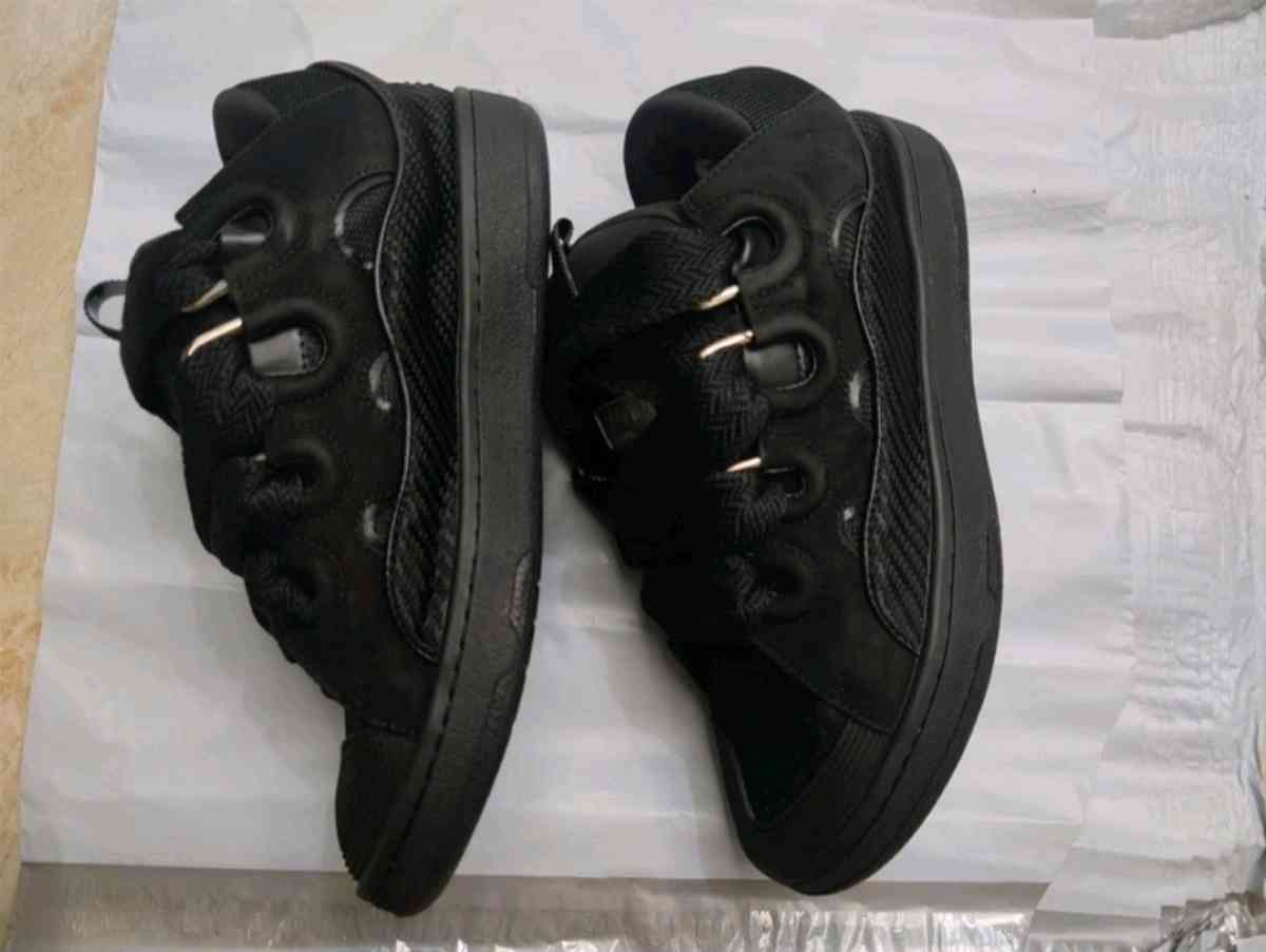 lavin - Jacksonville, Florida - FleaMarketBay