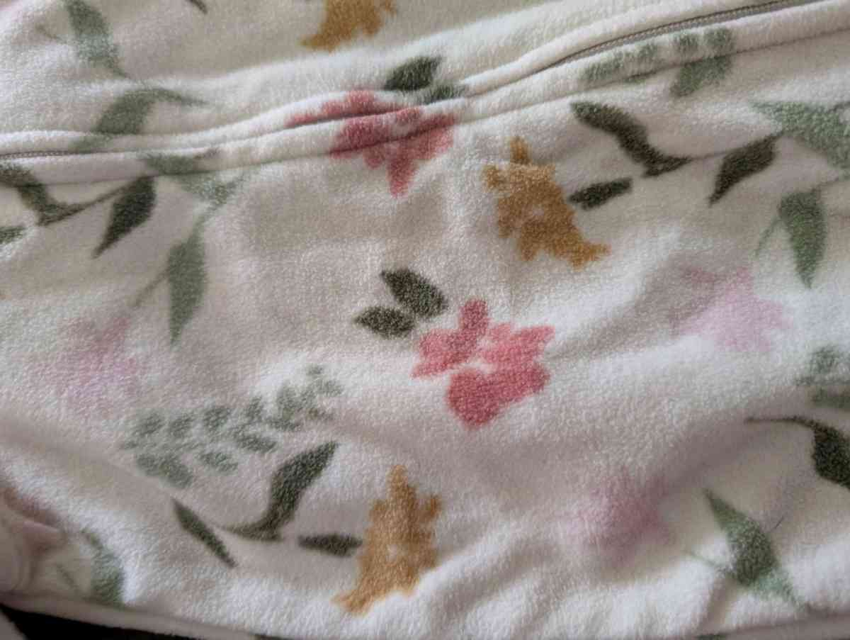 Warm sleepsuit with feet - Savannah, Georgia - FleaMarketBay