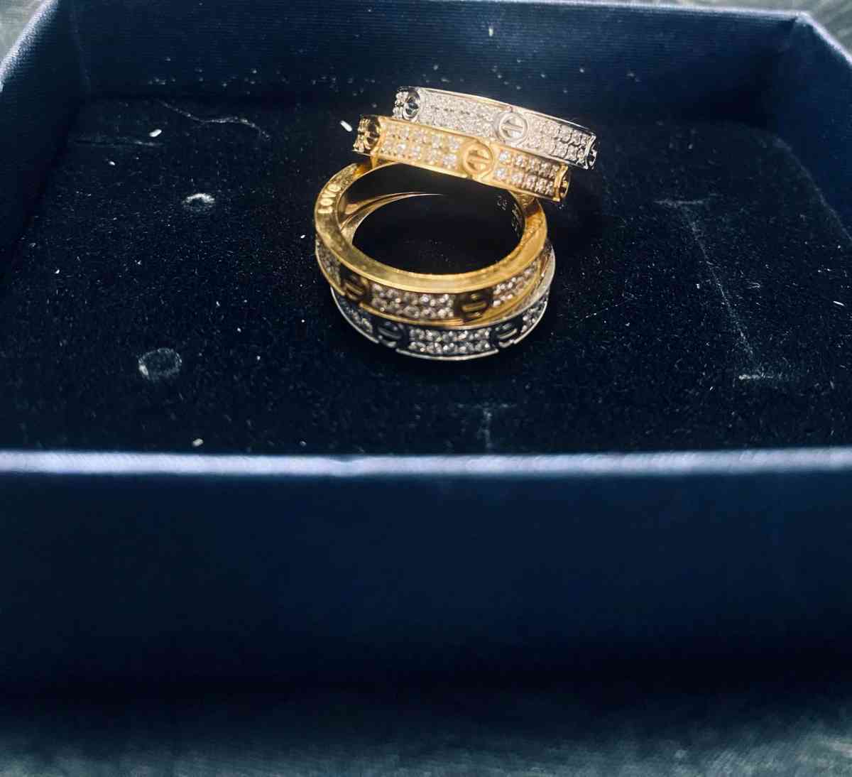 Anillos - Miami, Florida - FleaMarketBay