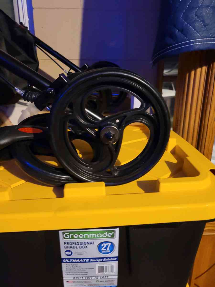 Rollor Walker Like New - Titusville, Florida - FleaMarketBay