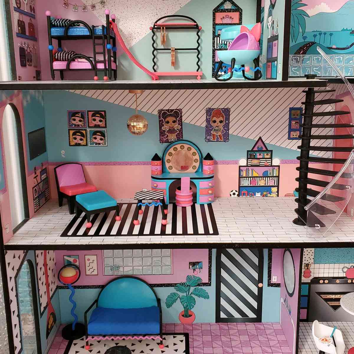 LOL Dollhouse Read Description - Altamonte Springs, Florida - FleaMarketBay