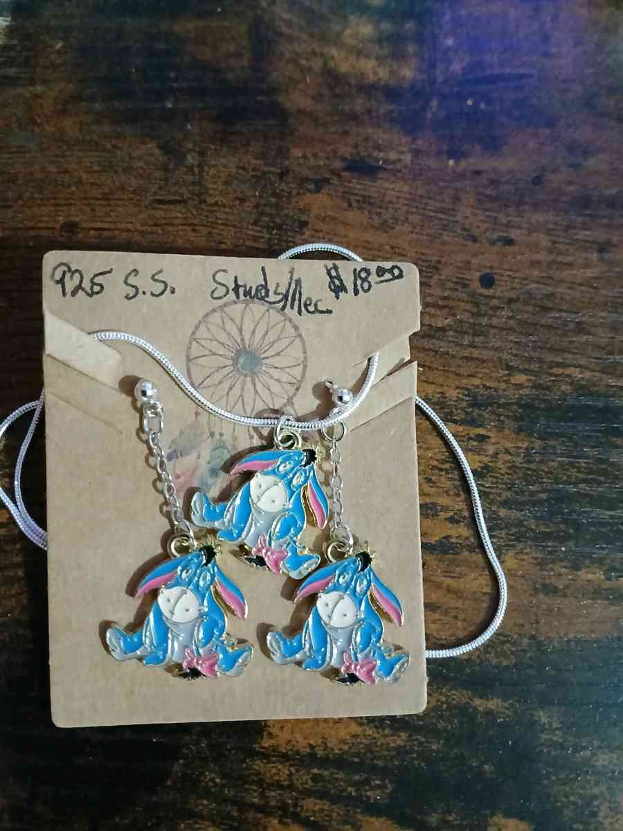 Eeyore Stud Earrings  16 Necklace Set From Winnie The Pooh - Newport News, Virginia