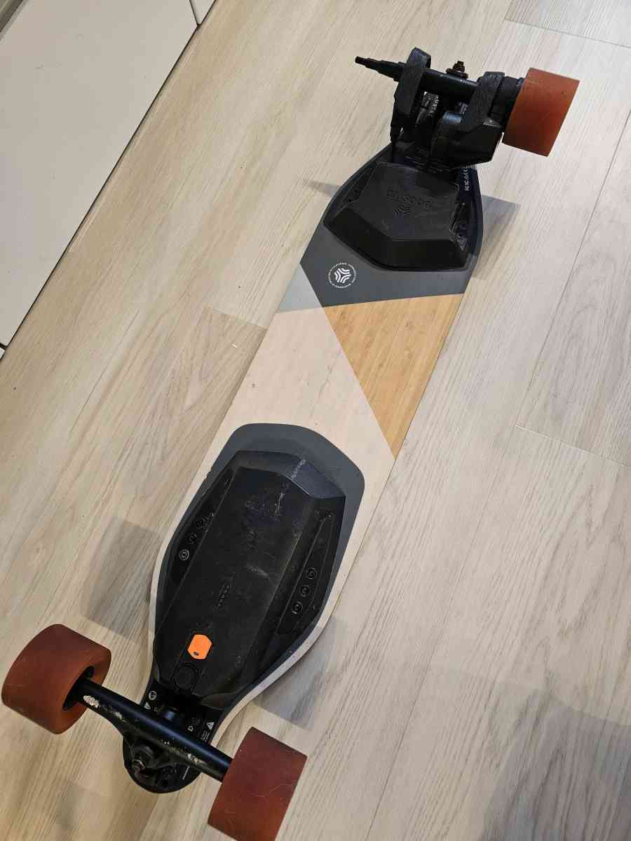 Boosted Board Electric skateboard - Brooklyn, New York - FleaMarketBay