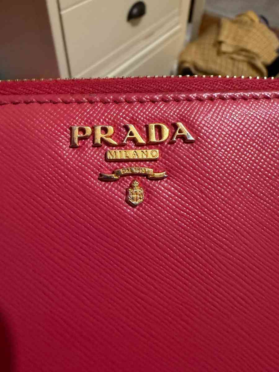 Pink Prada Saffiano leather wallet - Ridgewood, New York - FleaMarketBay