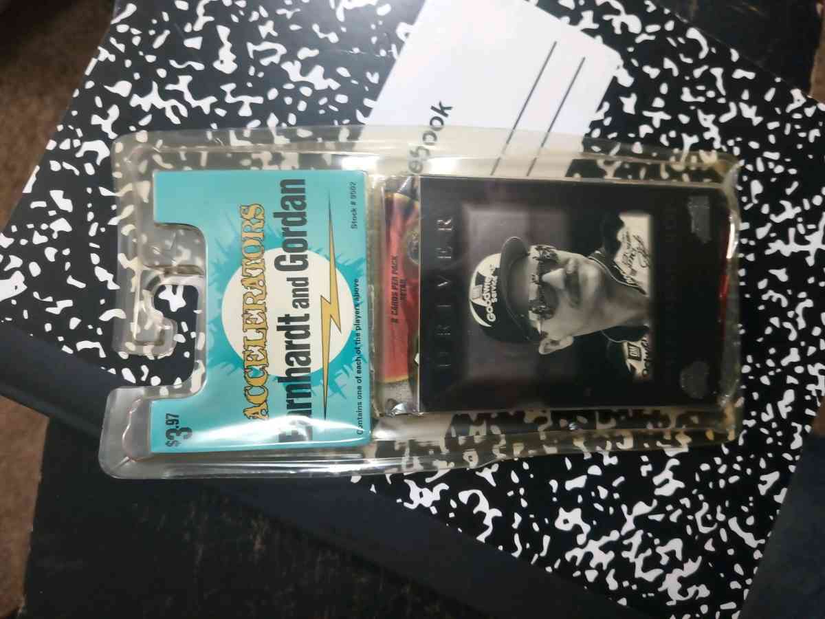 Over 2000 sports cards - Florence, Alabama - FleaMarketBay