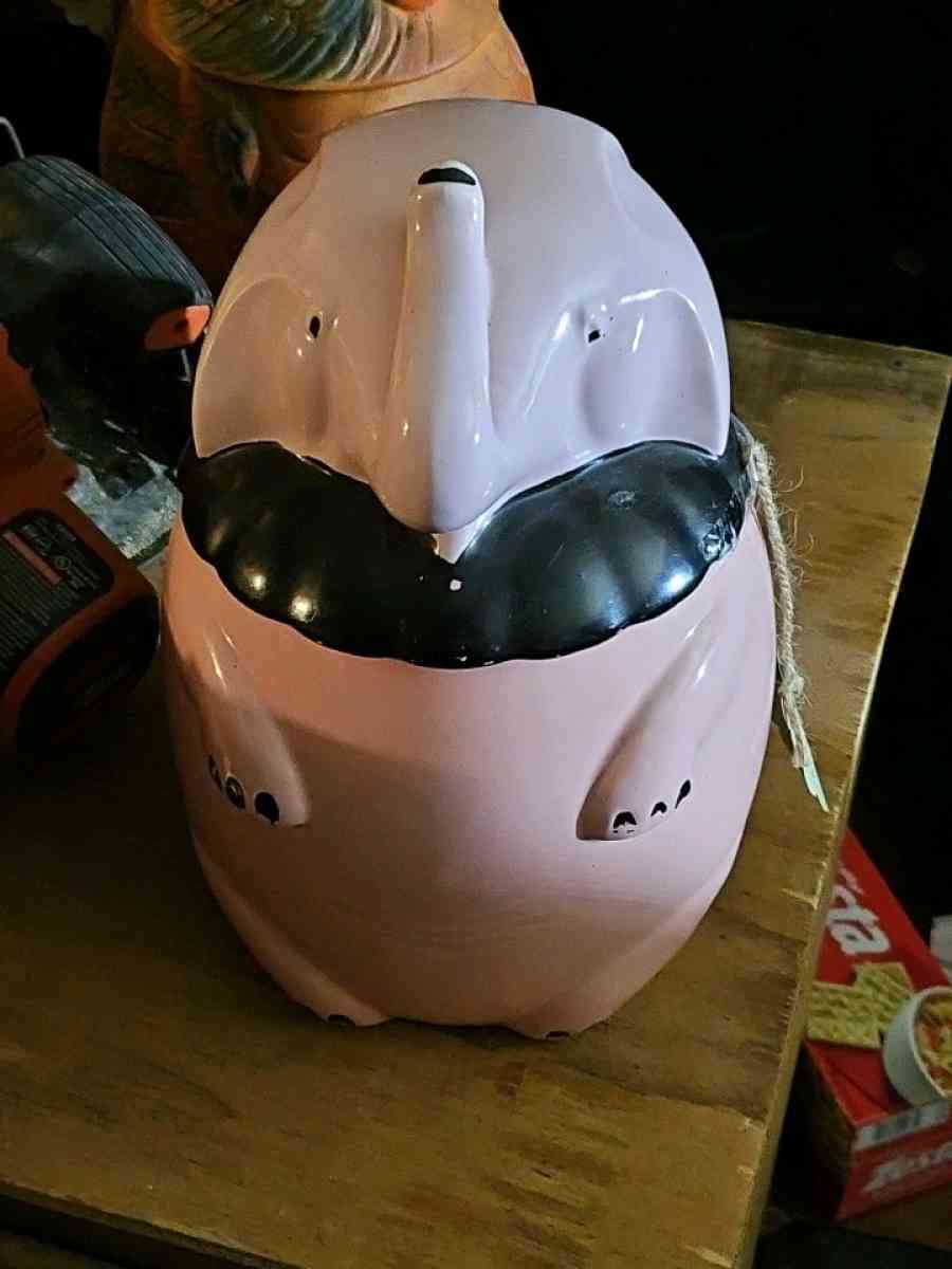 Shawnee pink elephant cookie jar - Elwood, Indiana - FleaMarketBay