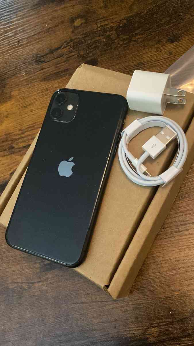 Apple iPhone 11 64GB unlocked - Adams, New York - FleaMarketBay