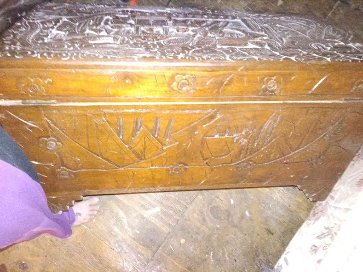19 centrery Chinese antique hand carved chompras wooden ches - Calhoun City, Mississippi - FleaMarketBay