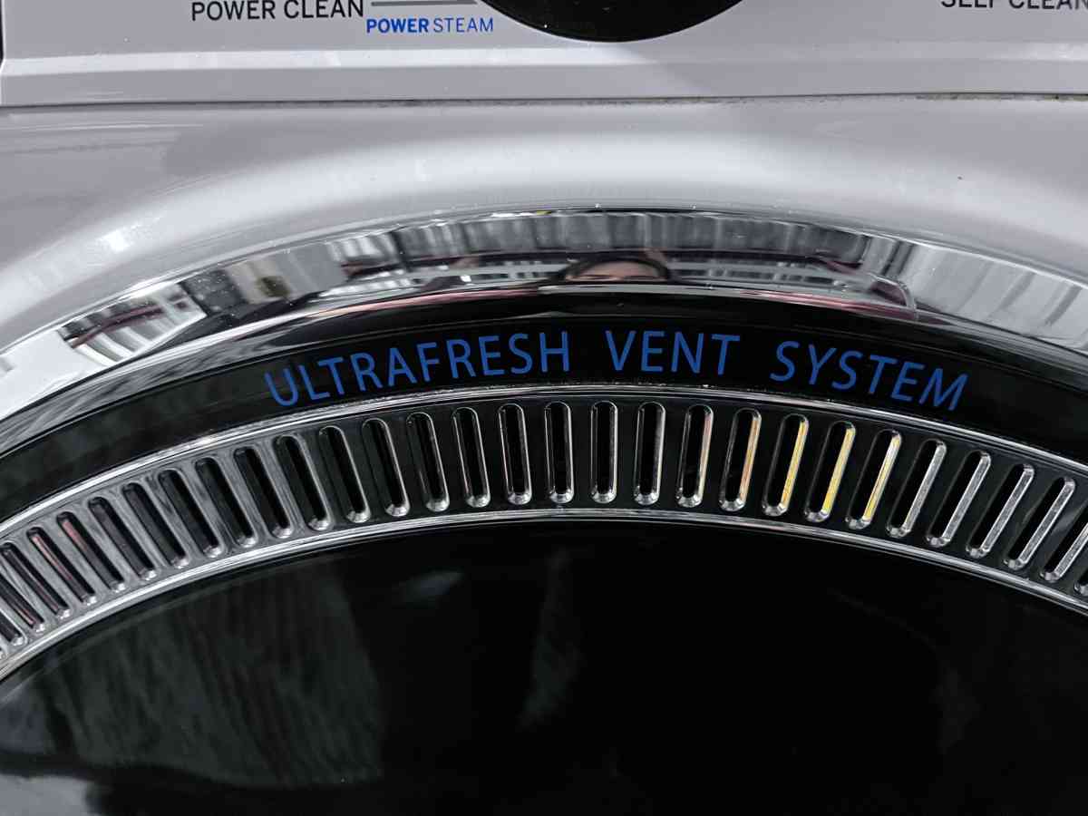 GE Washer and dryer  set   Front loader  Barely used - New Port Richey, Florida - FleaMarketBay