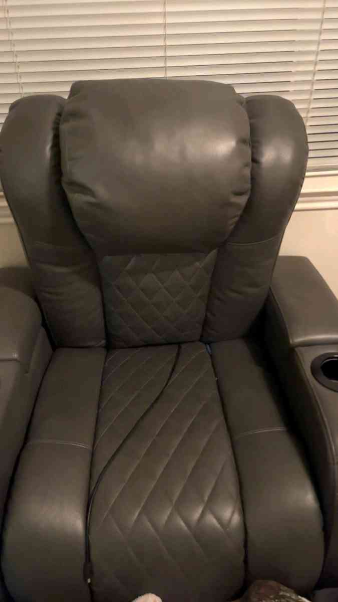 Matching Set Dark Leather Reclining Sofa and Recliner - Houston, Texas - FleaMarketBay