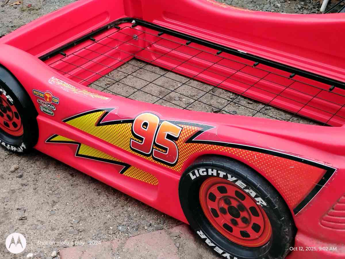 CHILDRENS BED - Hyannis, Massachusetts - FleaMarketBay