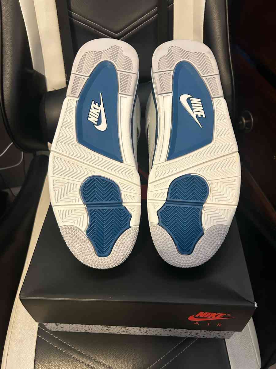 Air Jordan Retro 4s - Port Saint Lucie, Florida - FleaMarketBay