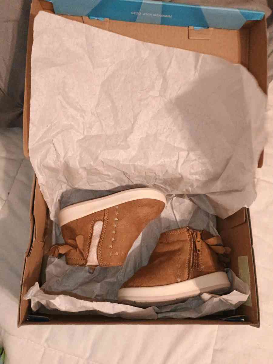 Wonder Nation Brown Suede Toddler Shoes Size 4 - Memphis, Tennessee