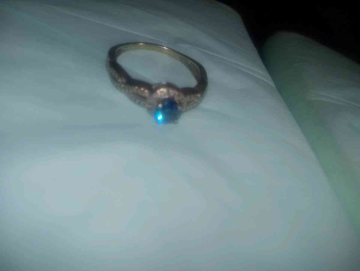 14k white gold and blue diamond ring - Canon City, Colorado - FleaMarketBay