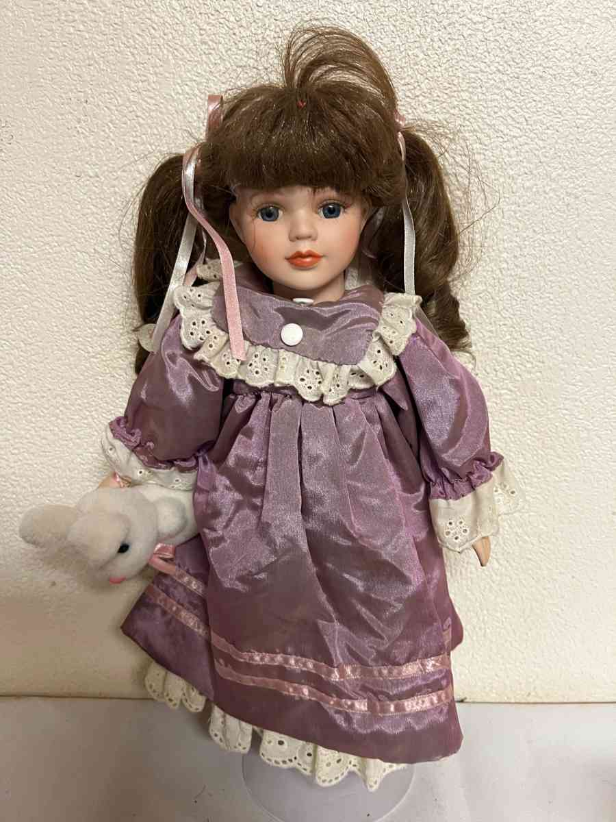 vintage porcelain doll - Camp Verde, Arizona - FleaMarketBay