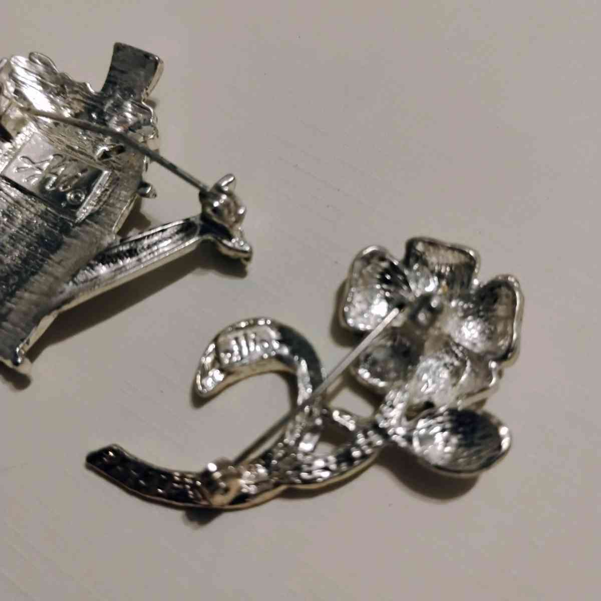 vintage 1980s signed AAI Spring and Floral pins - Lexington, Kentucky - FleaMarketBay