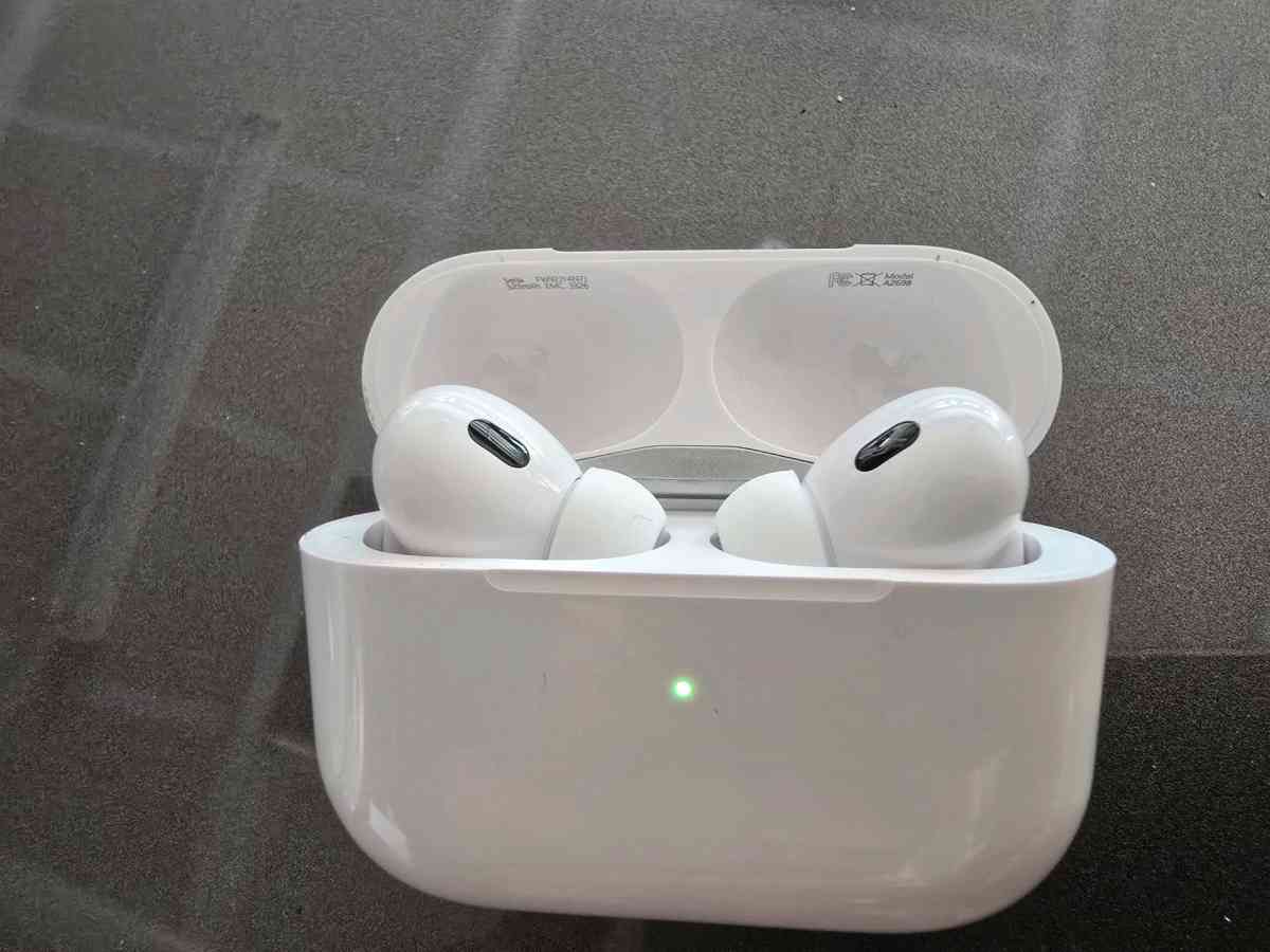 Airpods Pro 2nd Gen - Williams, California - FleaMarketBay