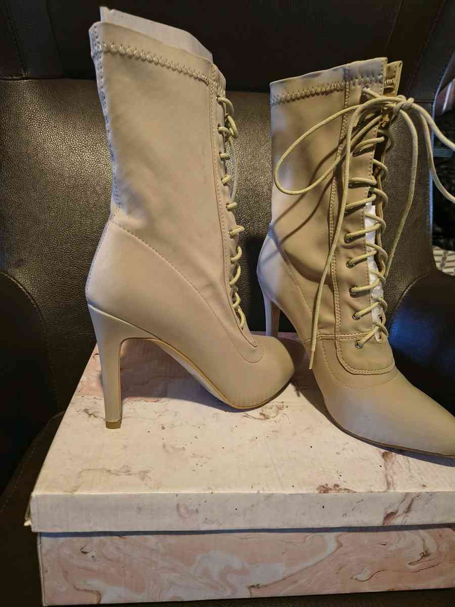 womens high reel boots - Bell Gardens, California - FleaMarketBay