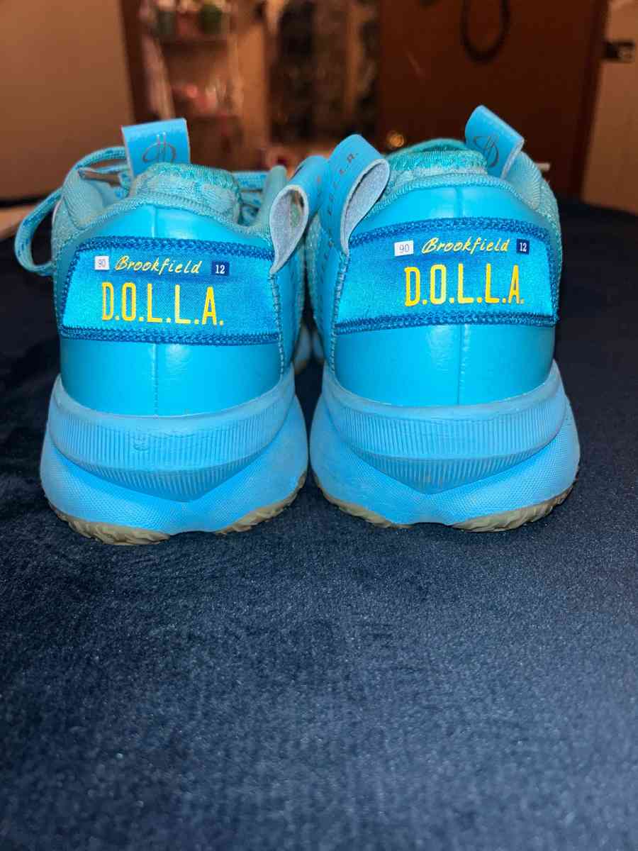 Adidas Dame 8 Young Dolla Mens Sz 6 Blue Cyan Silver Basketb - Madison, North Carolina - FleaMarketBay