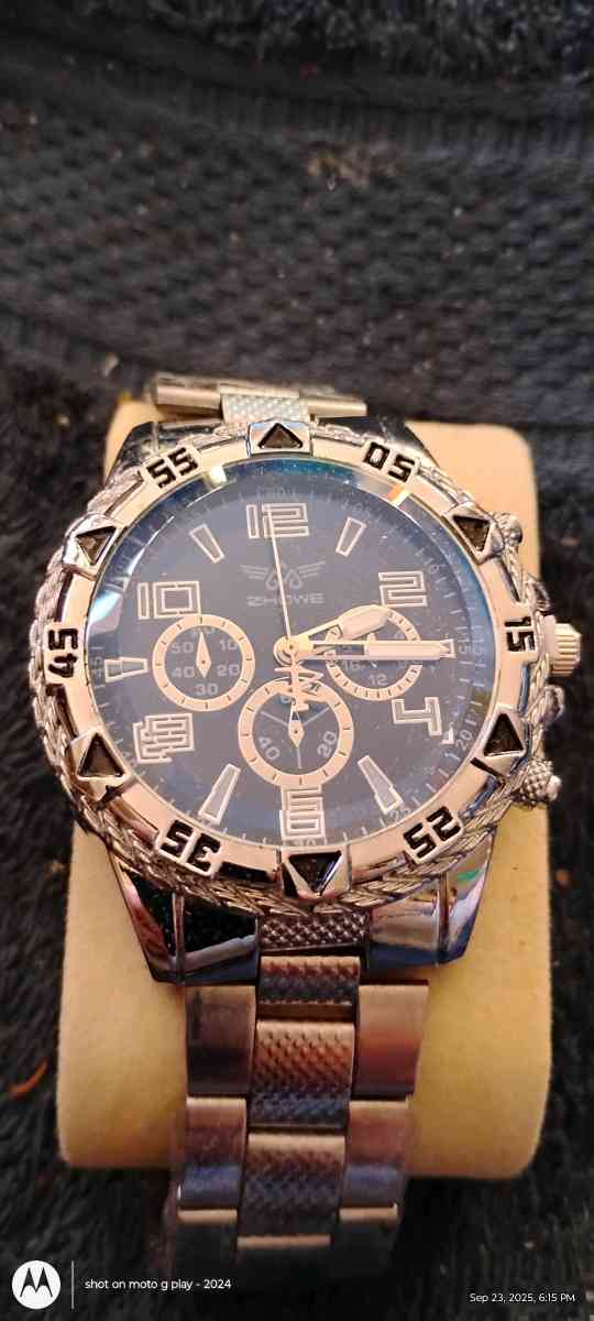 watches for cheap - Saint Bonifacius, Minnesota - FleaMarketBay