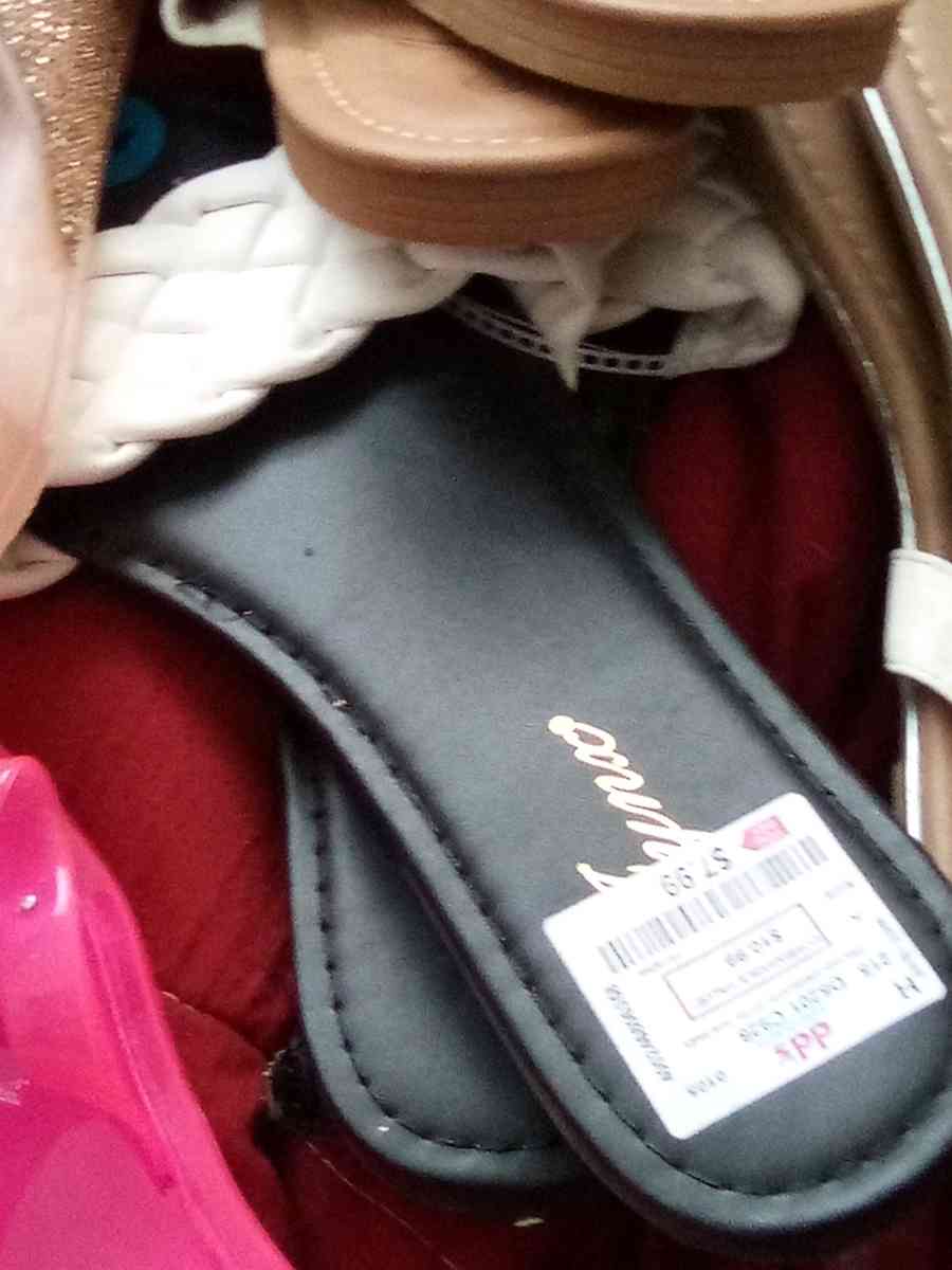 shoes sandals - Miami, Florida - FleaMarketBay