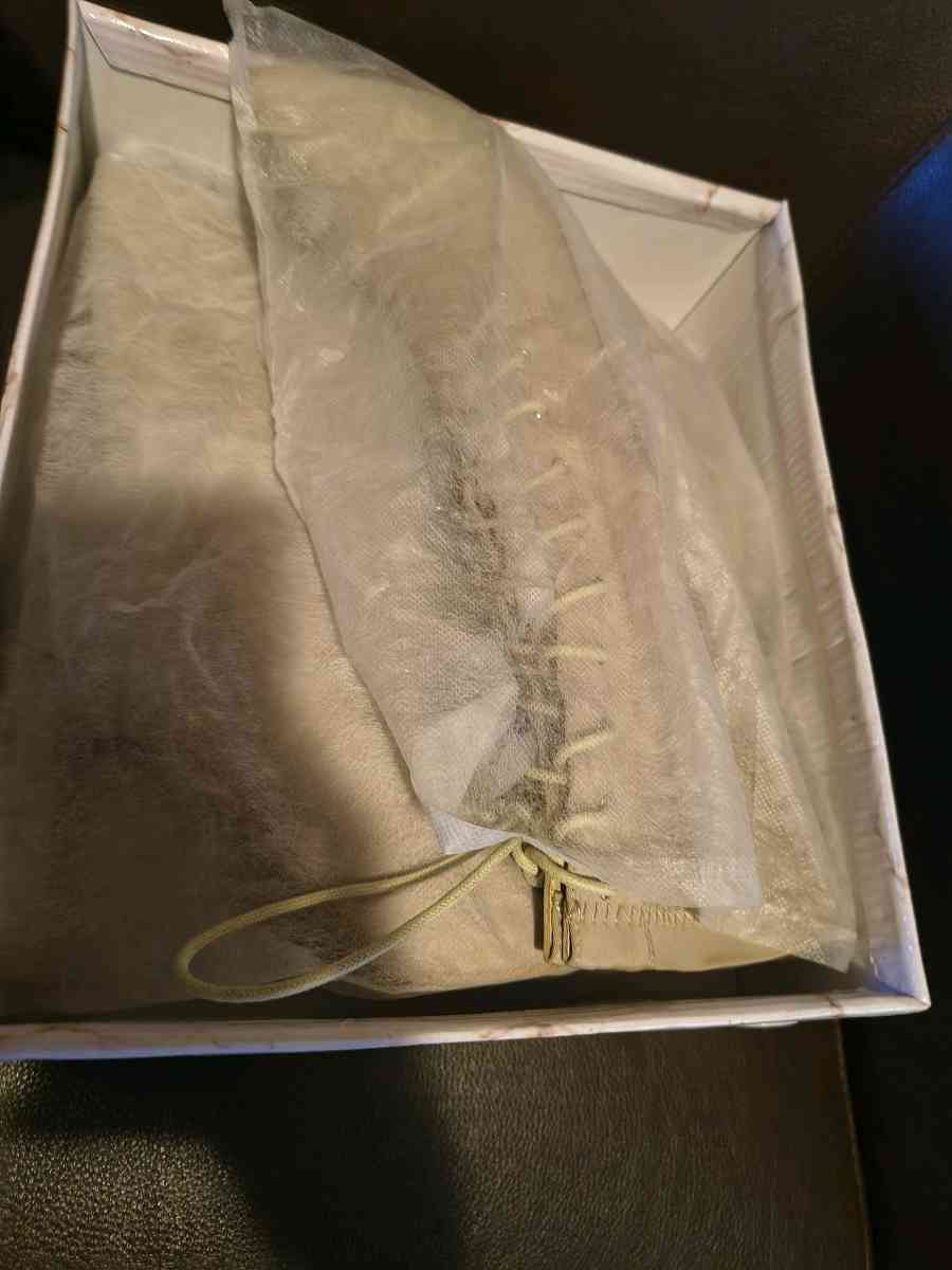 womens high reel boots - Bell Gardens, California - FleaMarketBay