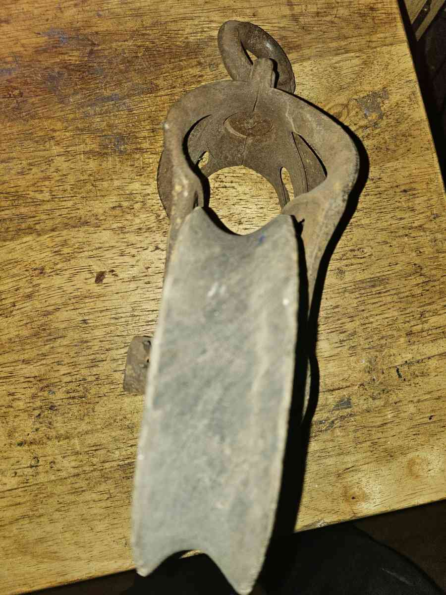 2 old wooden pulleys with metal frames 10 dollars for both - Elwood, Indiana - FleaMarketBay