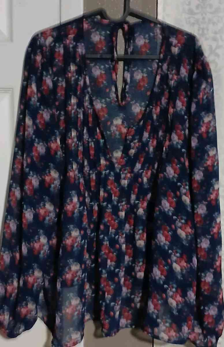 MORE DRESSES - San Antonio, Texas - FleaMarketBay