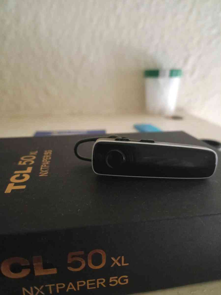 New Bee Blue tooth ear buds - San Antonio, Texas