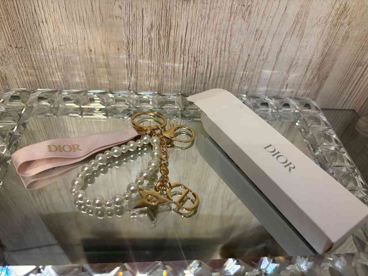 CD key chain GWP - Ridgewood, New York - FleaMarketBay