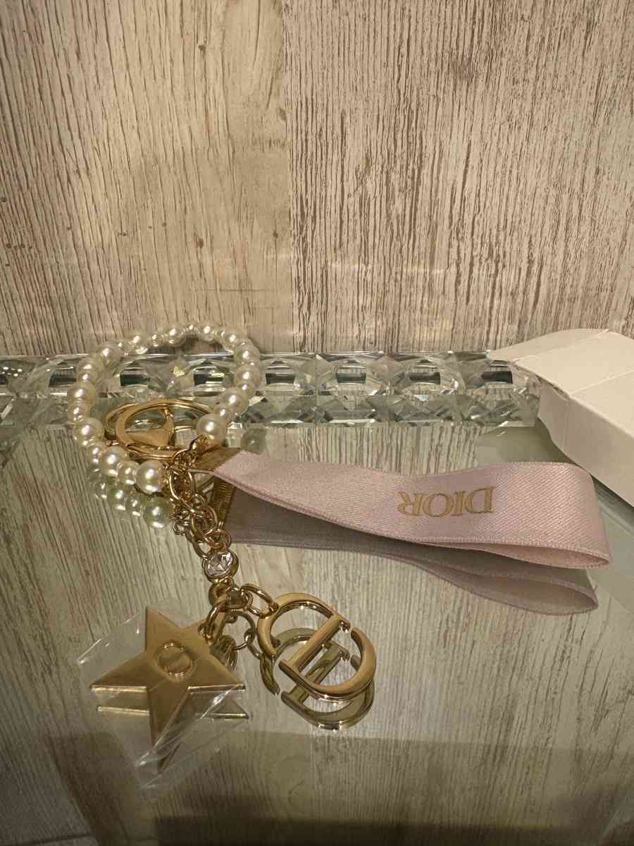 CD key chain GWP - Ridgewood, New York - FleaMarketBay