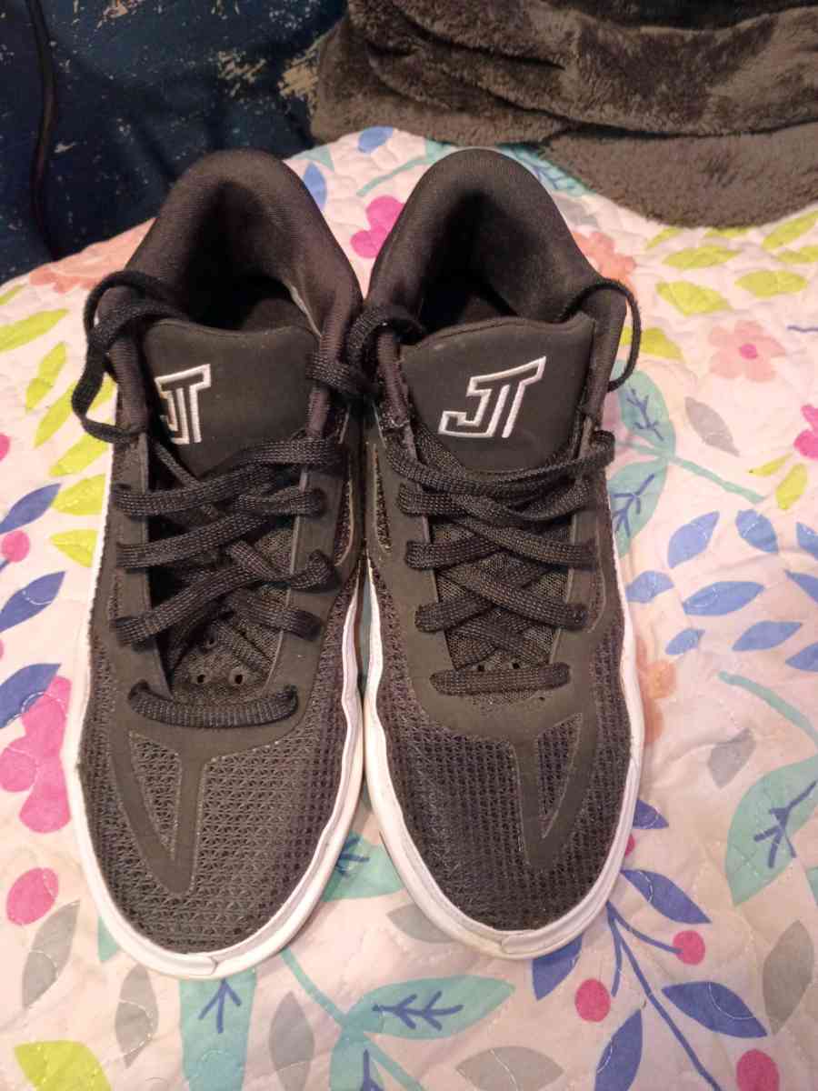 jordans Tatum 1s  mens size 9 - Empire, Alabama - FleaMarketBay