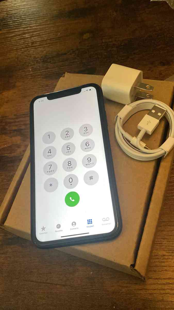 Apple iPhone 11 64GB unlocked - Adams, New York - FleaMarketBay