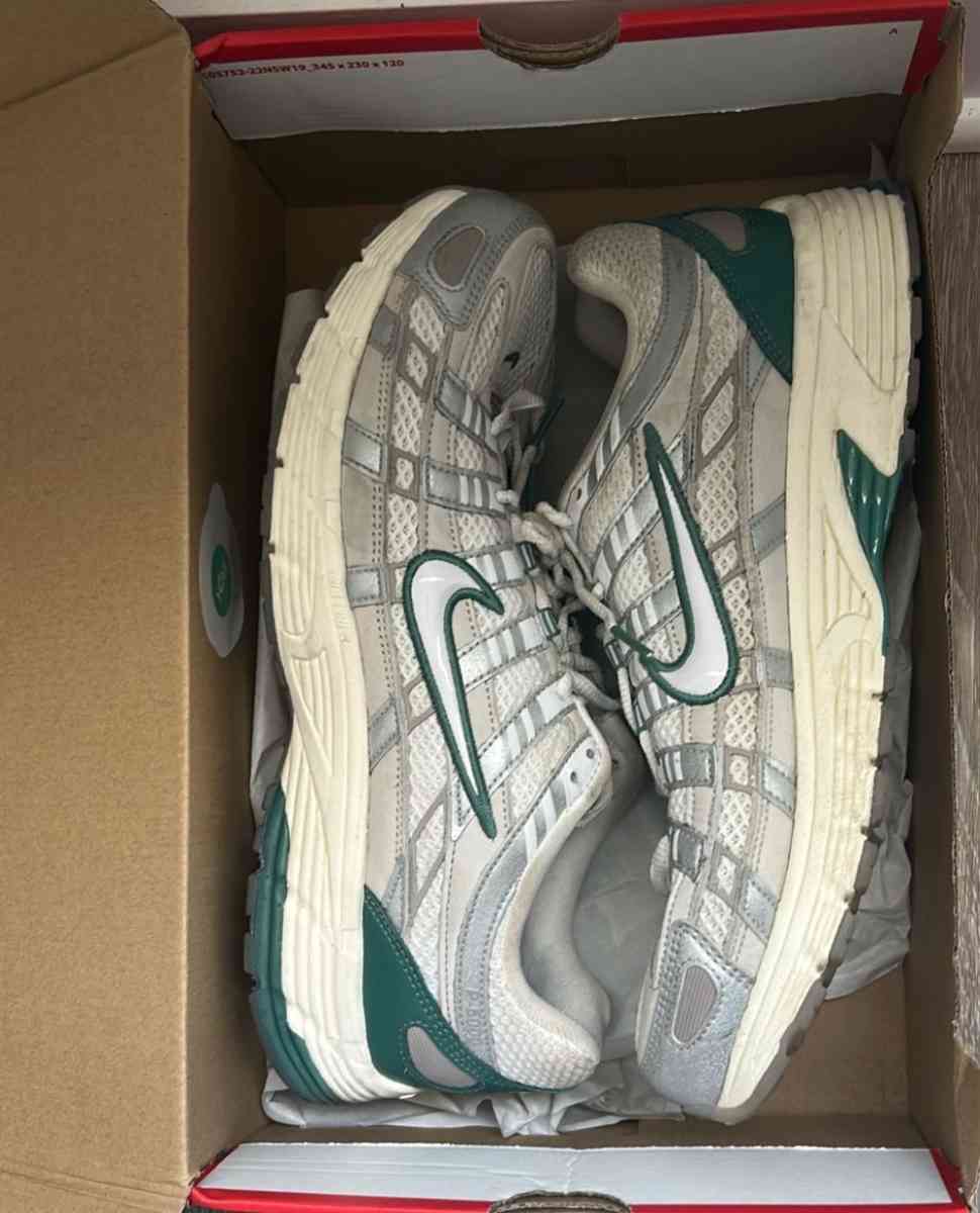 Nike P6000 Premium Shoes - Philadelphia, Pennsylvania - FleaMarketBay