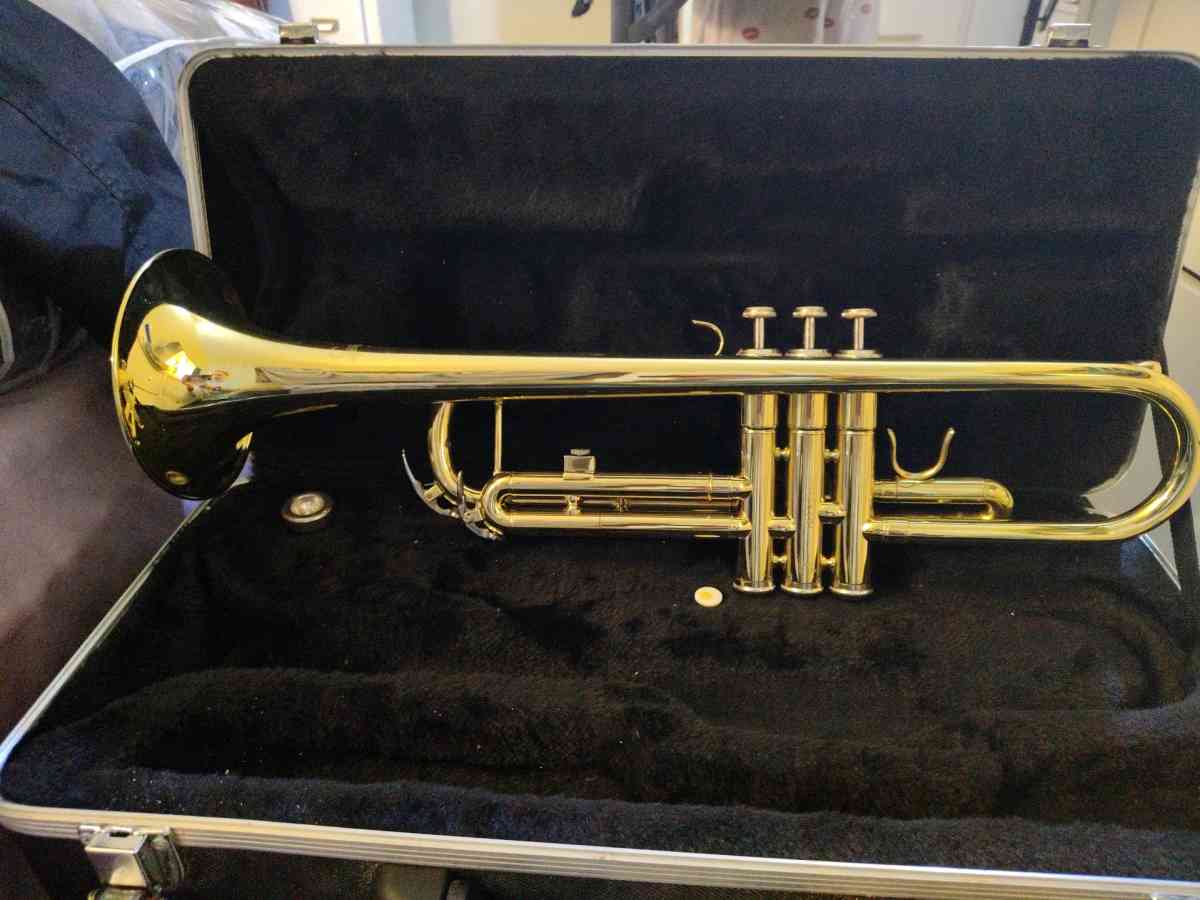 Ytr 2330 Standard Bb trumpet - Flushing, New York - FleaMarketBay