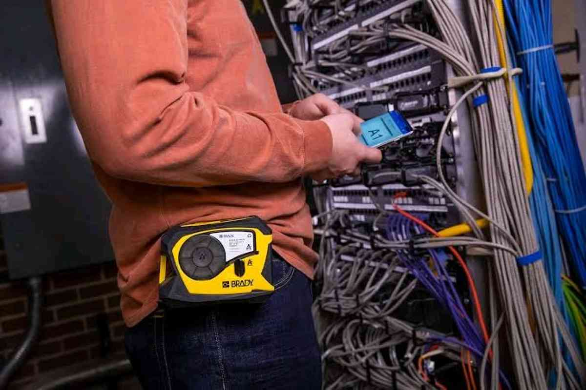 Brady m211 kit label printer - Torrance, California - FleaMarketBay