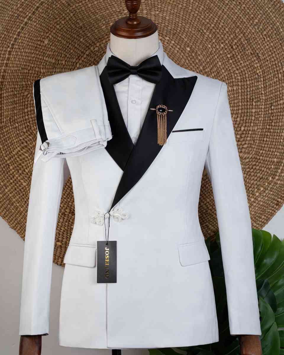 Men Suit comes as full set with everything there - Wichita, Kansas