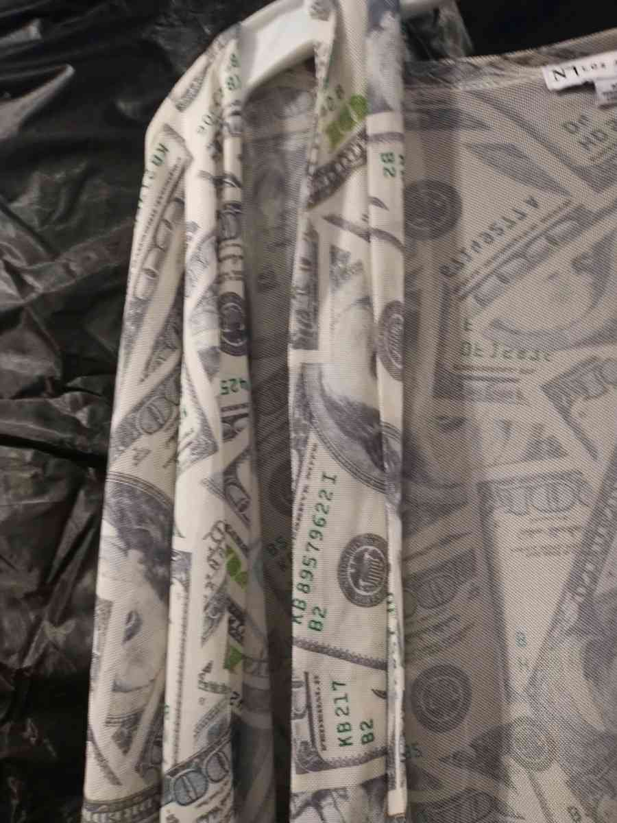100 Hundred Dollar Bill Bathrobe - Stockton, California - FleaMarketBay