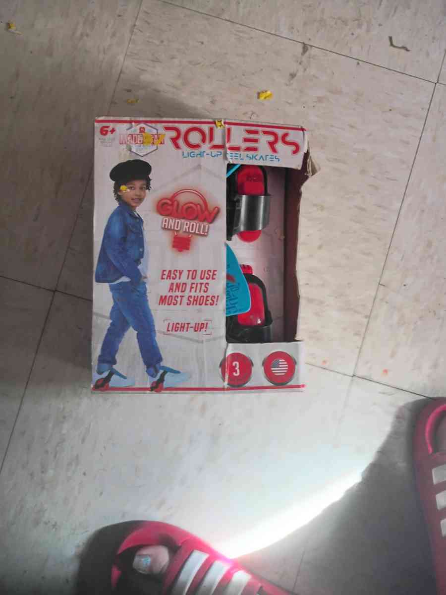 rollers light up heel skates - Chillicothe, Ohio - FleaMarketBay