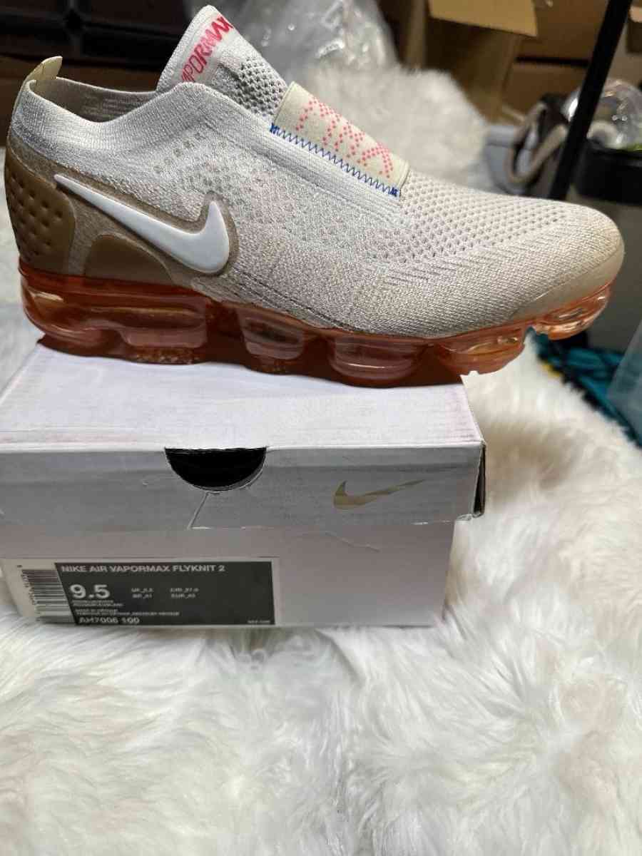 COMFORTABLE sneakers - Hope Mills, North Carolina