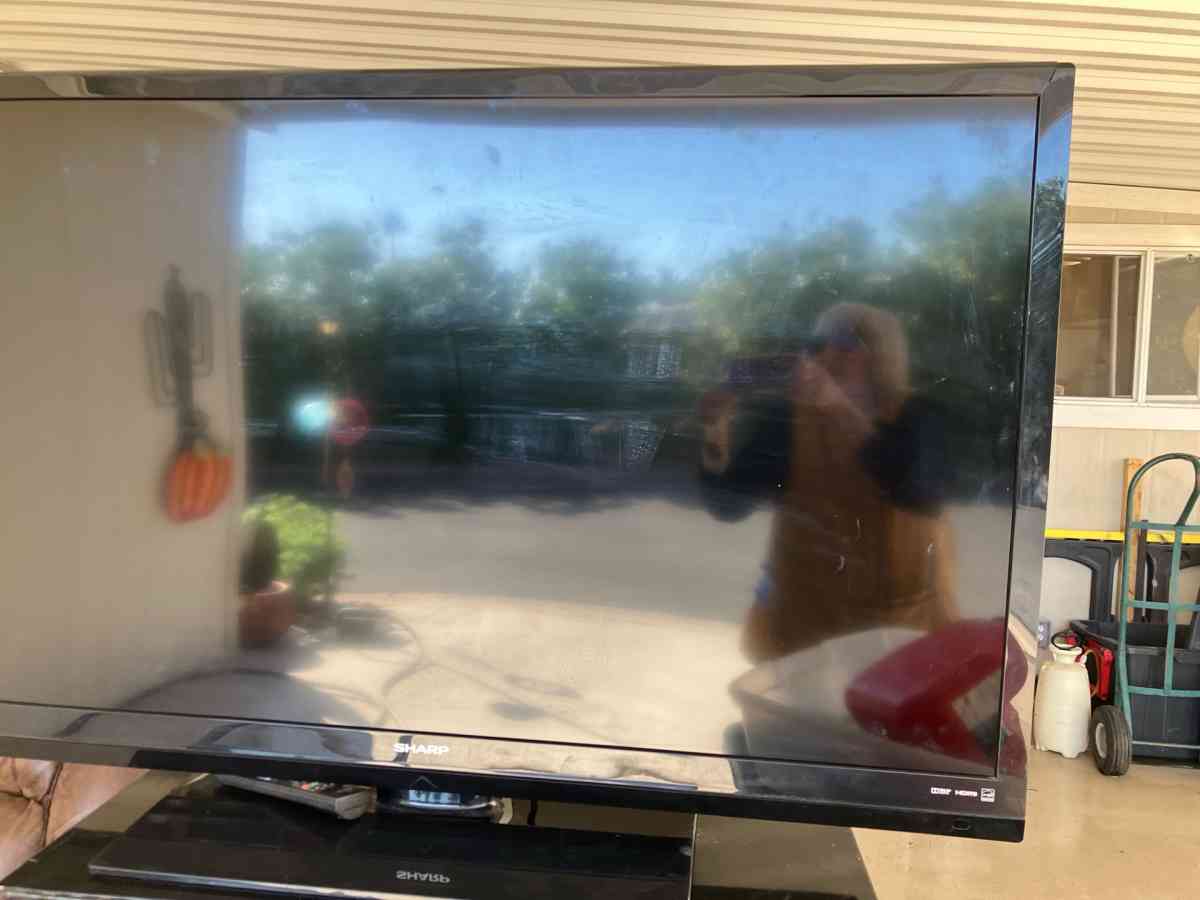 TV  large screen - Arizona City, Arizona - FleaMarketBay