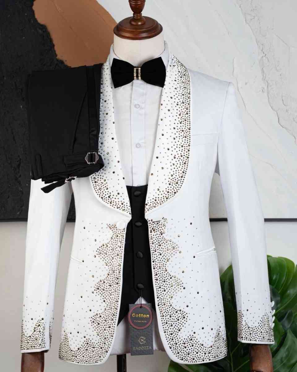 White man suits available size S - Wichita, Kansas