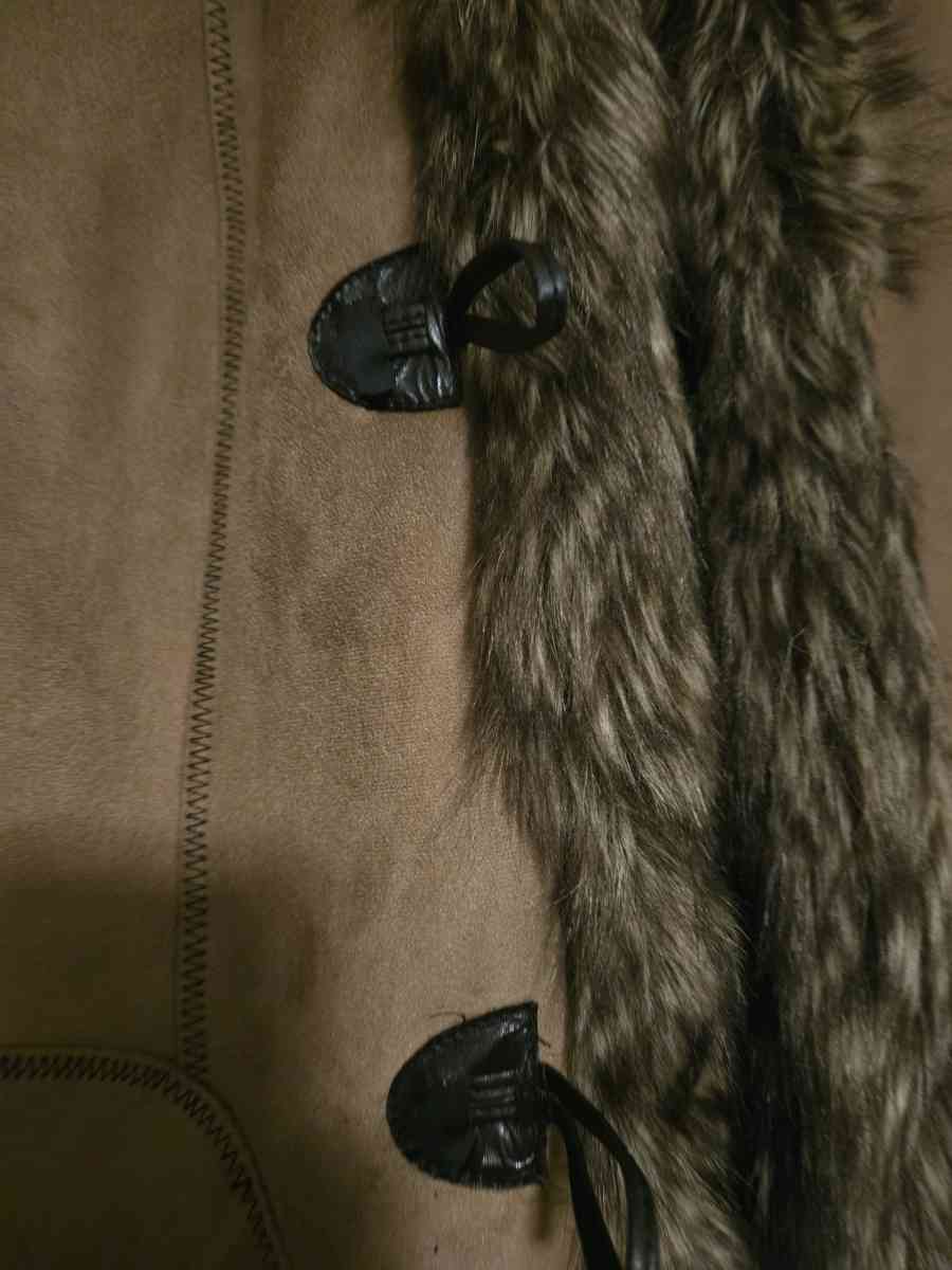 Brown faux fur coat - Chino, California - FleaMarketBay