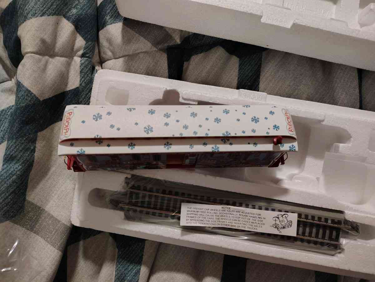 Hawthorne Village Rudolph Train set - Manteca, California - FleaMarketBay